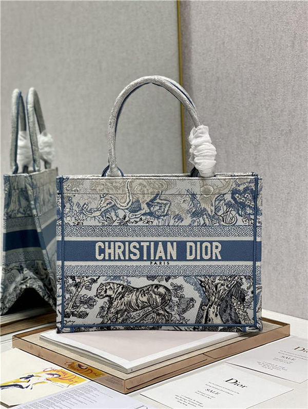 MEDIUM Dior BOOK TOTE Gradient Toile de Jouy Embroidery Blue High