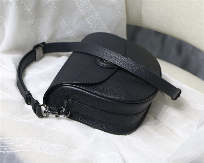 MEDIUM Dior BOBBY BAG Grained Calfskin Black High