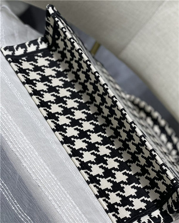 MEDIUM Dior BOOK TOTE Houndstooth Embroidery Black and White High