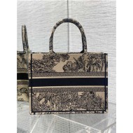 MEDIUM Dior BOOK TOTE Toile de Jouy Voyage Embroidery Beige High