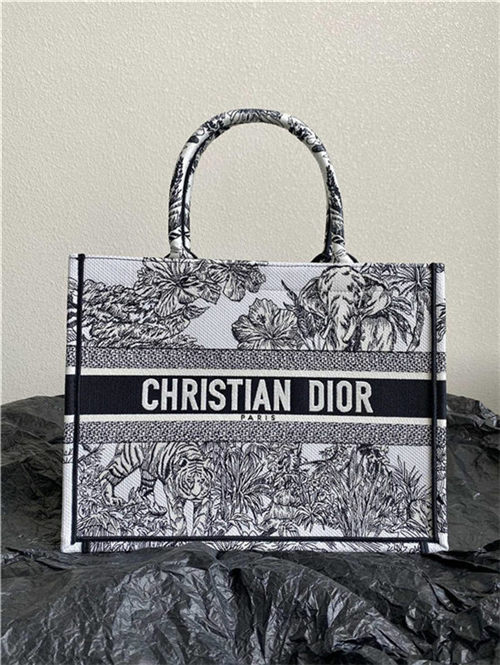 MEDIUM Dior BOOK TOTE Toile de Jouy Voyage Embroidery Black/White High