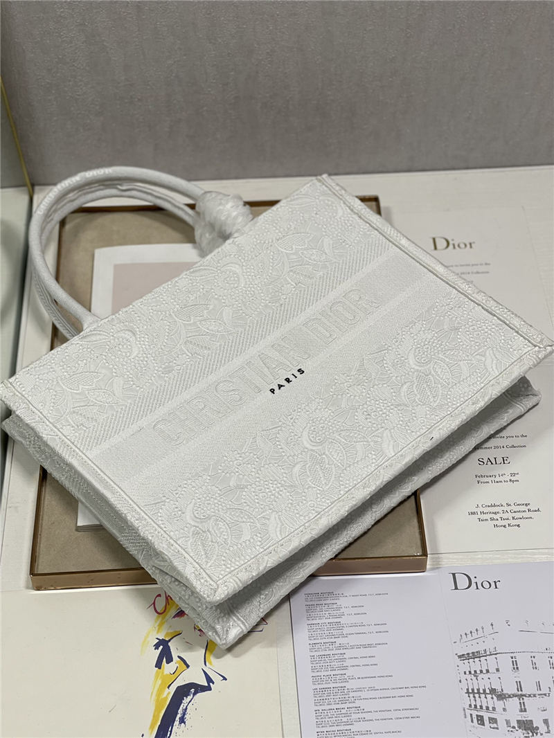 MEDIUM Dior BOOK TOTE Embroidery with Macramé Effect High