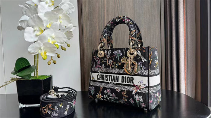 MEDIUM LADY D-LITE BAG Dior Herbarium Embroidery High