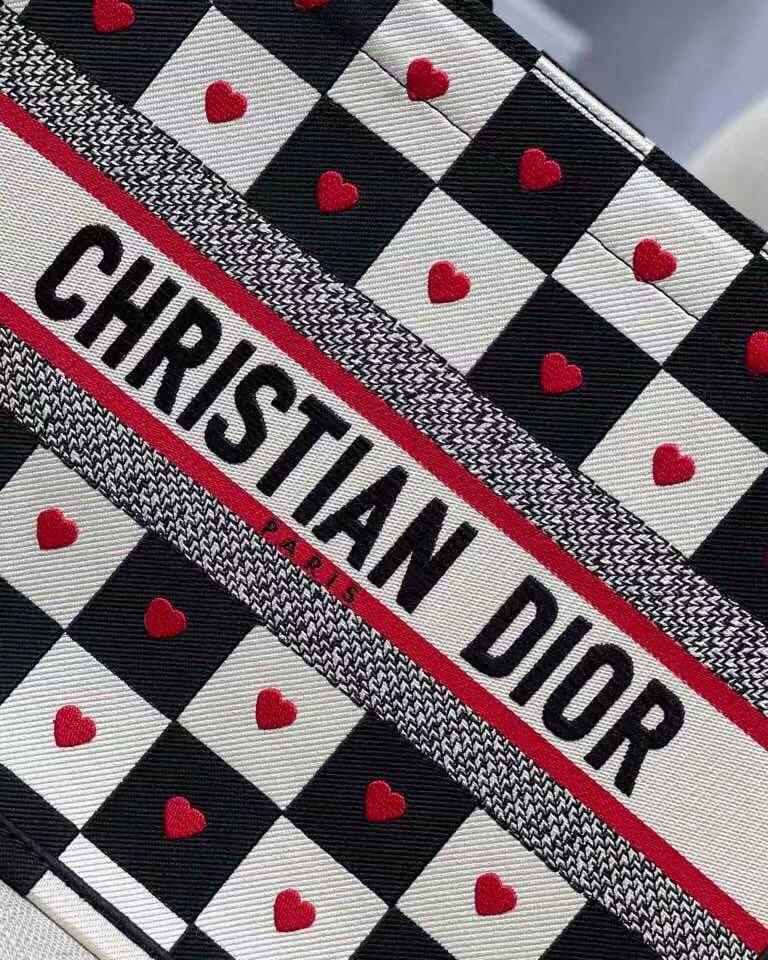 MEDIUM Dior BOOK TOTE Black, White and Red D-Chess Heart Embroidery High