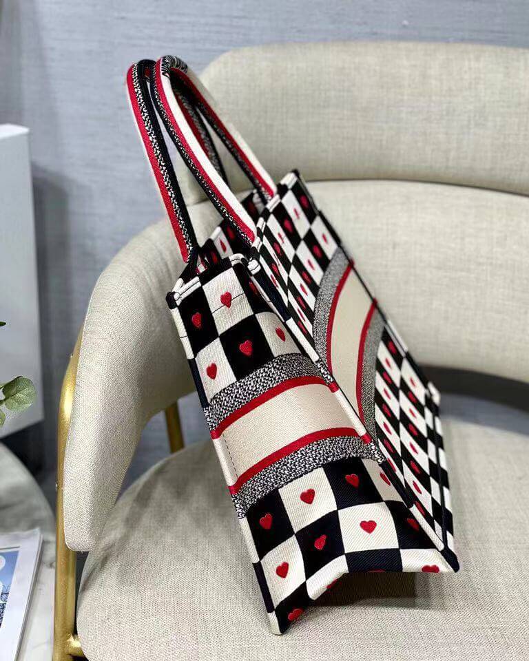 MEDIUM Dior BOOK TOTE Black, White and Red D-Chess Heart Embroidery High