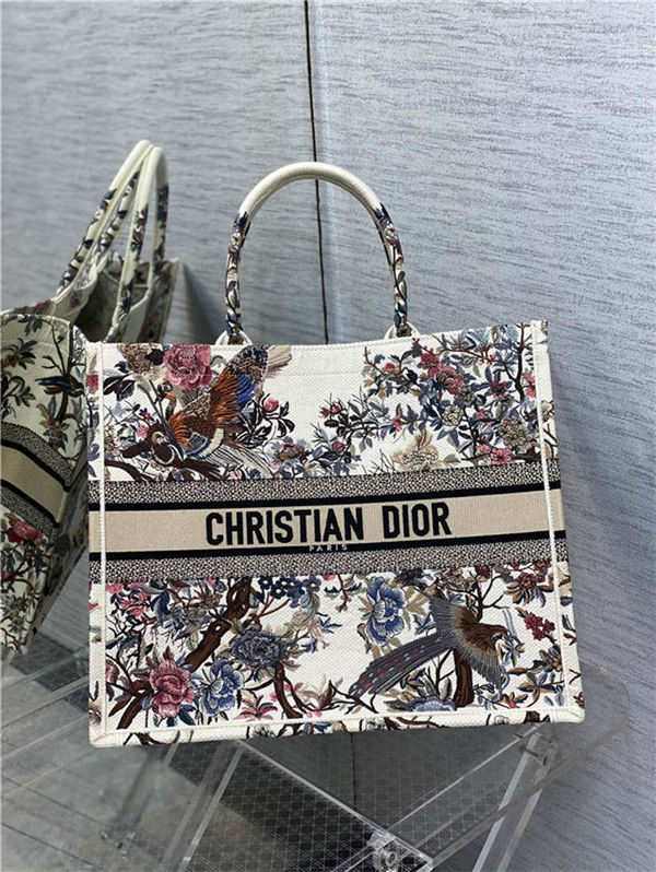 LARGE Dior BOOK TOTE Dior Jardin d'Hiver Embroidery White High