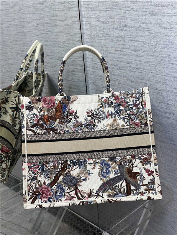 LARGE Dior BOOK TOTE Dior Jardin d'Hiver Embroidery White High