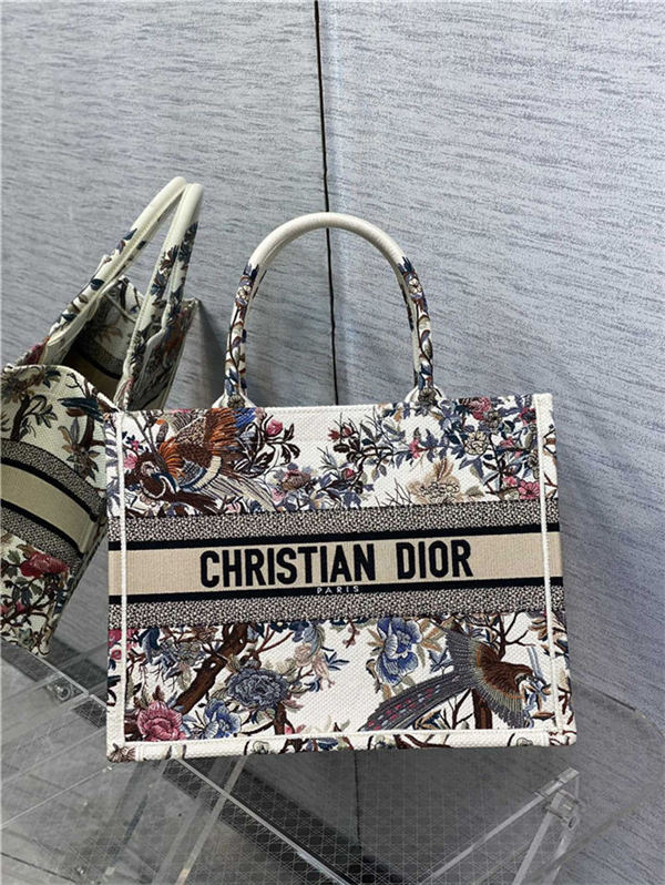 MEDIUM Dior BOOK TOTE Dior Jardin d'Hiver Embroidery White High