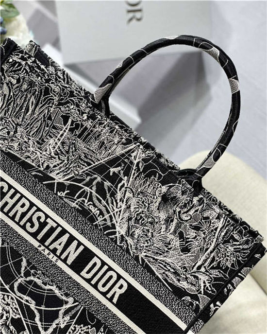 LARGE Dior BOOK TOTE Dior Around the World Embroidery Black and White High