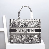 MEDIUM Dior BOOK TOTE Dior Hibiscus Embroidery Palm Tree High