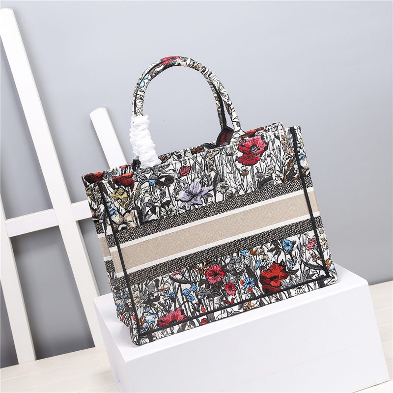 MEDIUM Dior BOOK TOTE Flower Embroidery High