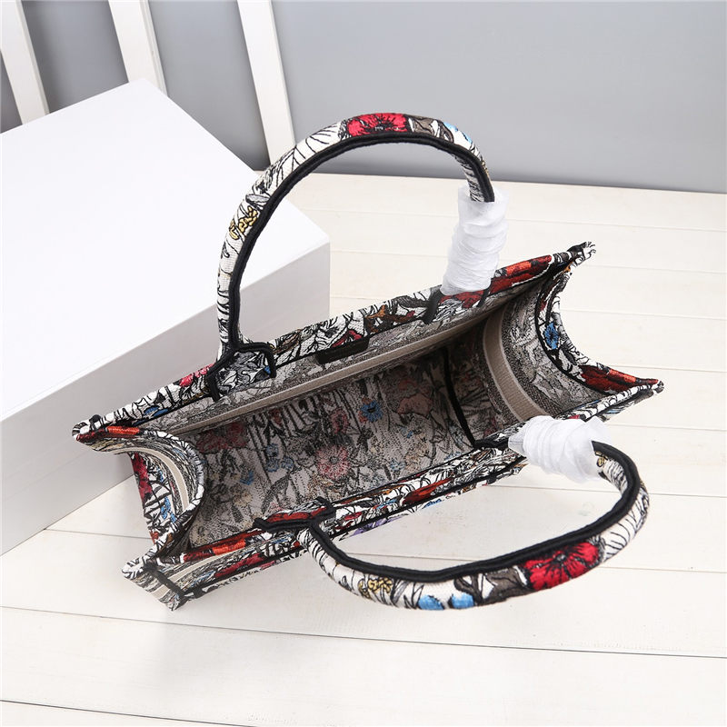 MEDIUM Dior BOOK TOTE Flower Embroidery High