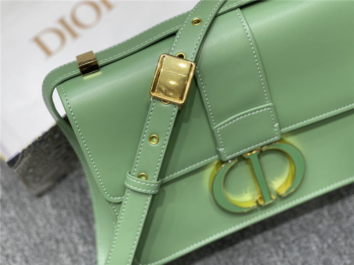 30 MONTAIGNE BAG Grained Calfskin Green mid