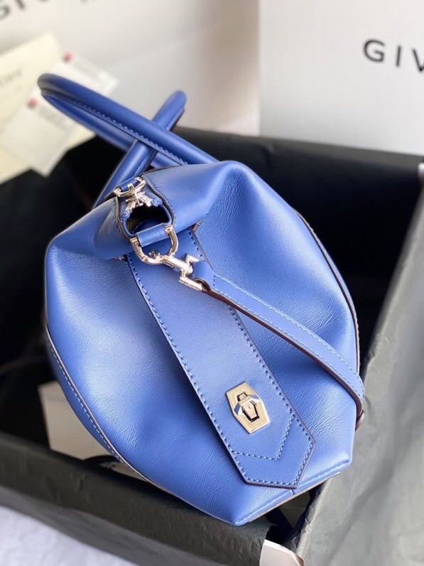 Givenchy SMALL ANTIGONA SOFT BAG IN SMOOTH LEATHER Royal Blue High