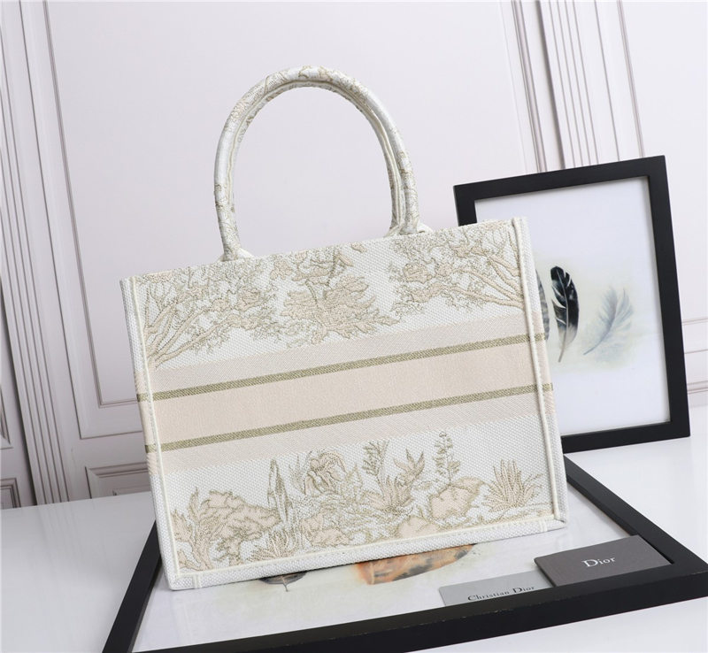 MEDIUM Dior BOOK TOTE Dior Around the World Stella Embroidery Gold-Tone High