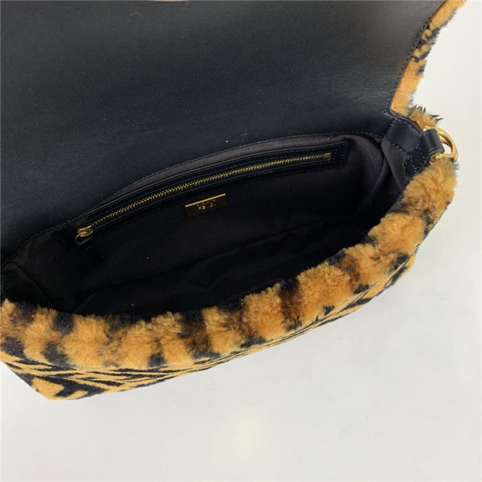 BAGUETTE sheepskin bag Brown High