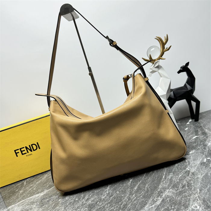 Fendi Simply Large shoulder bag Leather High