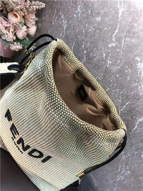 Fendi PACK MEDIUM POUCH Raffia Beige Mid