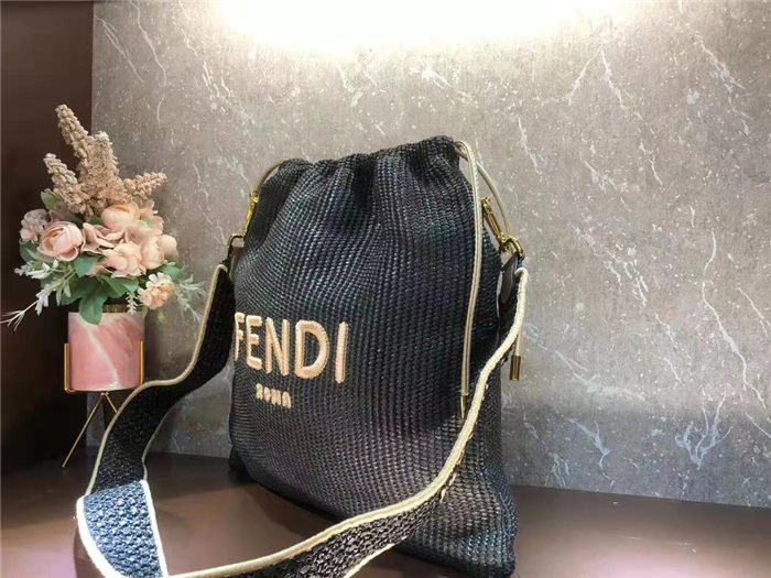 Fendi PACK MEDIUM POUCH Raffia Black Mid