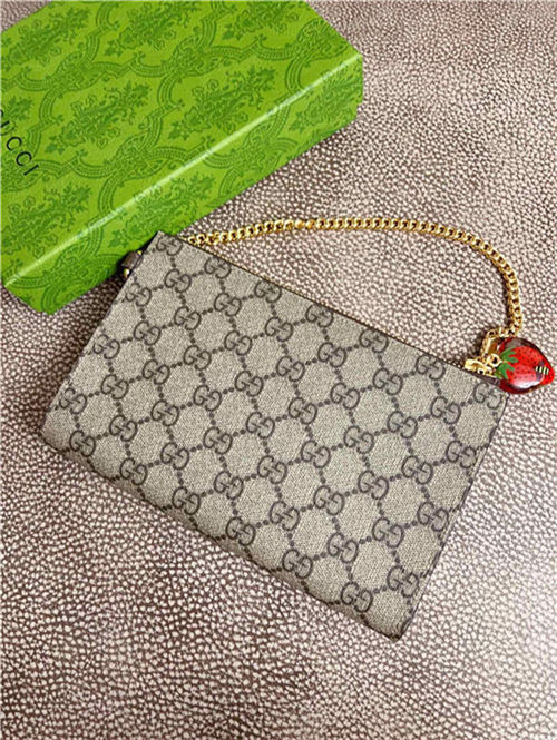 Gucci Coin purse with Double G strawberry 726250 High