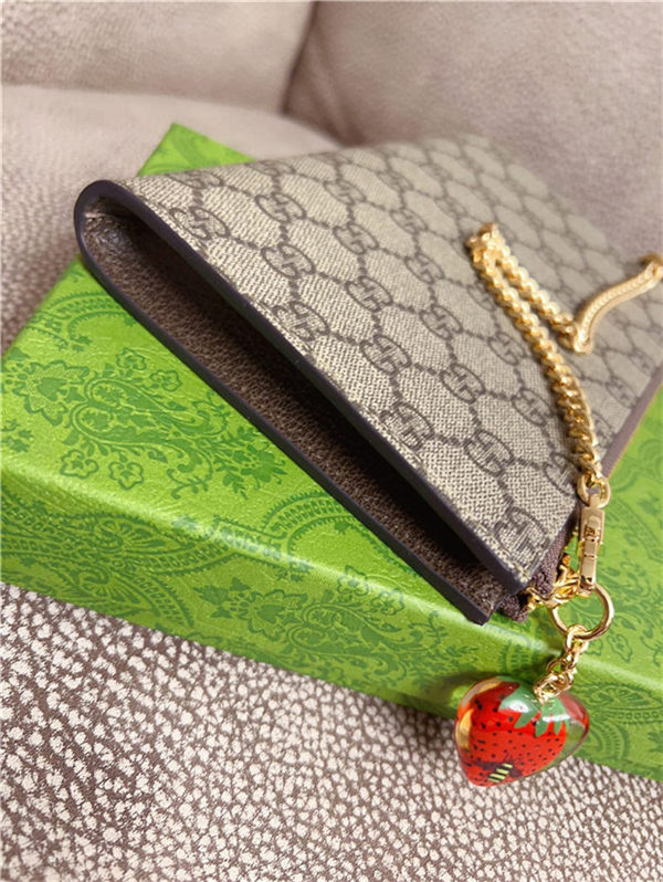 Gucci Coin purse with Double G strawberry 726250 High