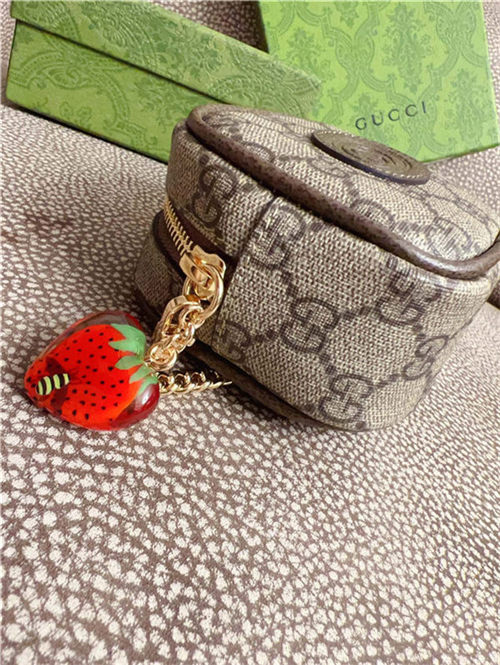 Gucci Coin purse with Double G strawberry 726252 High