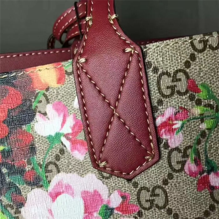 Gucci Reversible GG Tote Red mid