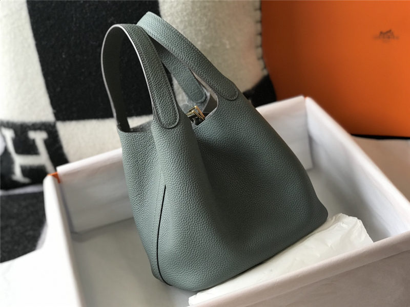 Hermes Picotin Lock 18/22 Bag Togo Leather In Vert Amande WAX High