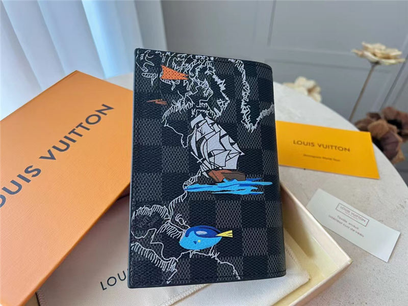 Louis Vuitton PASSPORT COVER Damier Graphite High