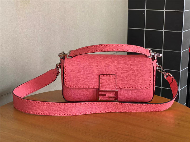 BAGUETTE Selleria bag with oversized topstitching Pink High