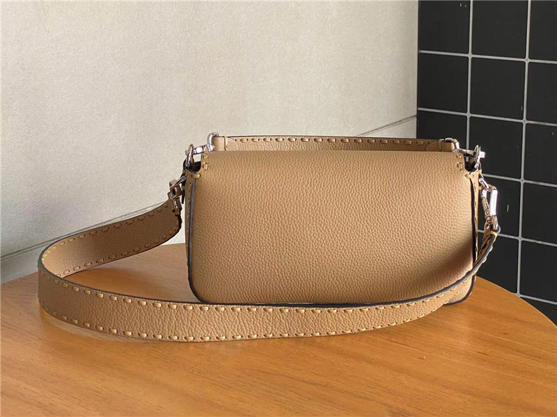 BAGUETTE Selleria bag with oversized topstitching Beige High