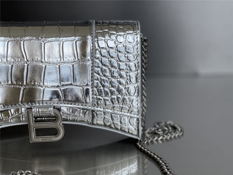 WOMEN'S HOURGLASS WALLET ON CHAIN IN Shiny Crocodile Embossed Silver High