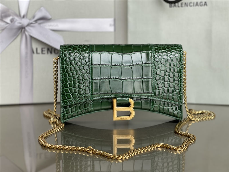 WOMEN'S HOURGLASS WALLET ON CHAIN IN Shiny Crocodile Embossed Green High