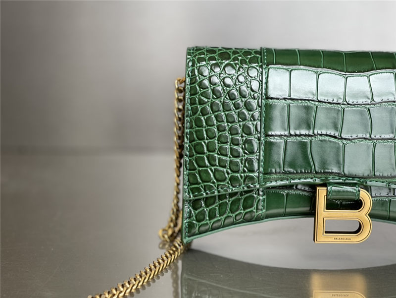 WOMEN'S HOURGLASS WALLET ON CHAIN IN Shiny Crocodile Embossed Green High