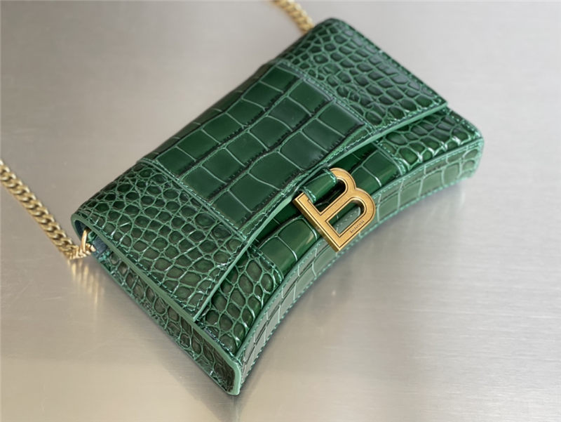 WOMEN'S HOURGLASS WALLET ON CHAIN IN Shiny Crocodile Embossed Green High