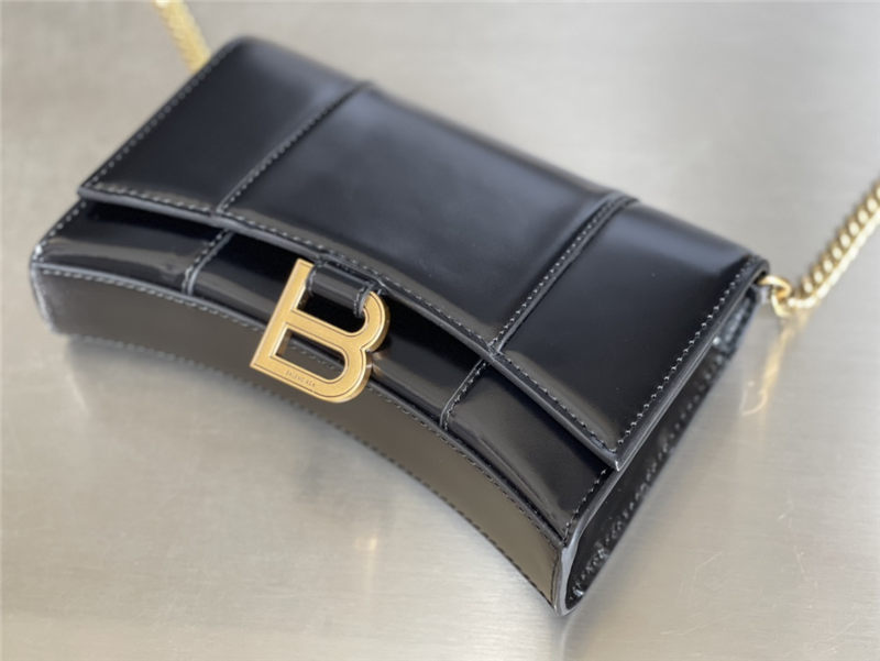 WOMEN'S HOURGLASS WALLET ON CHAIN IN Leather Black-Gold High