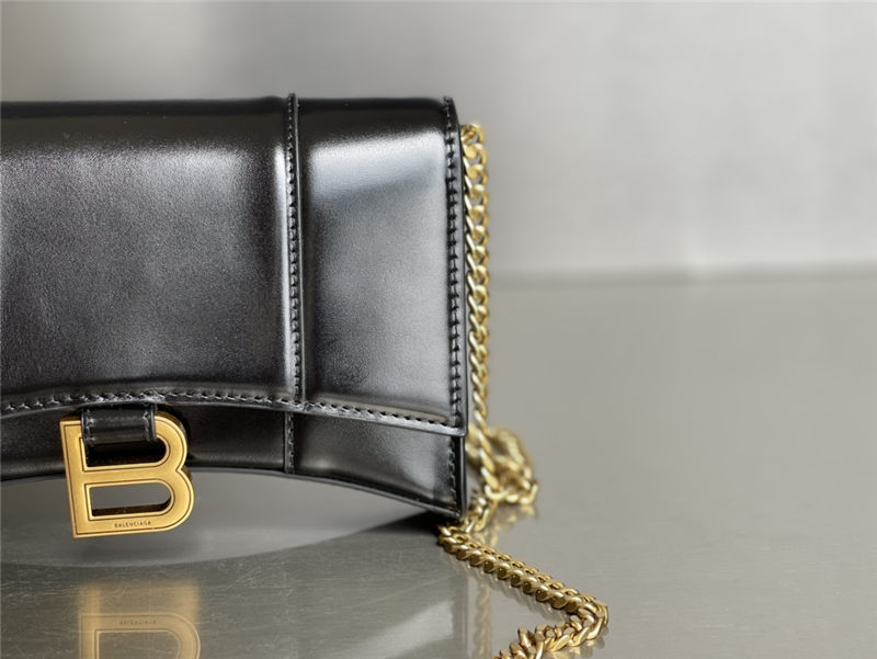 WOMEN'S HOURGLASS WALLET ON CHAIN IN Leather Black-Gold High