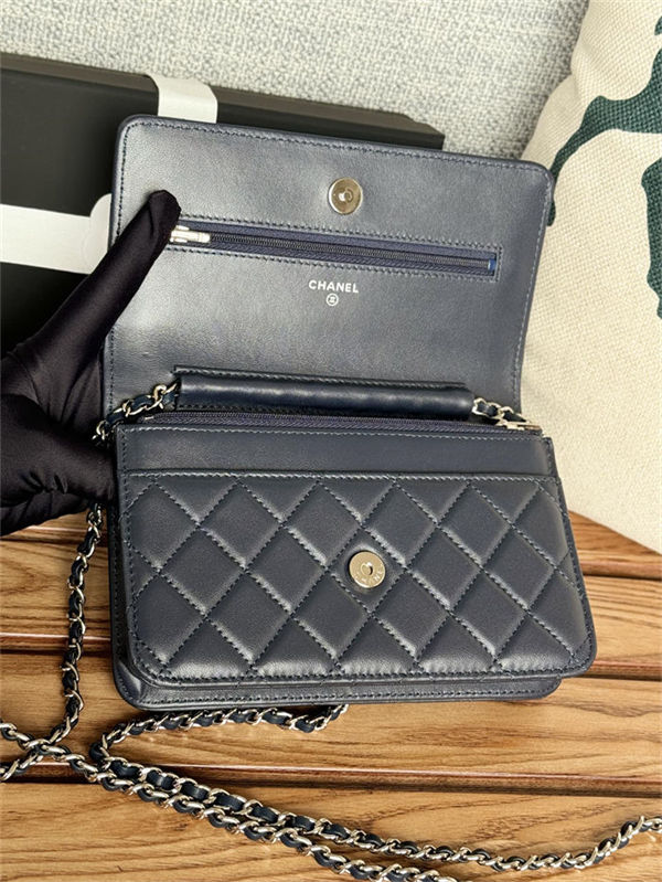 Classic Wallet on Chain AP0250 Lambskin Navy Silver Metal B