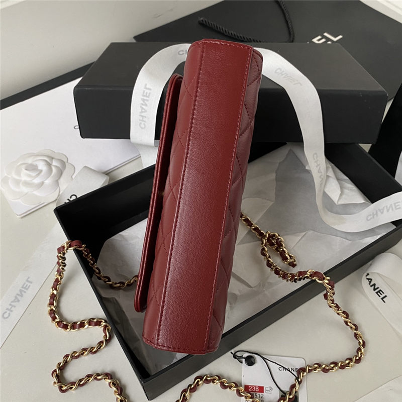 FLAP PHONE HOLDER WITH CHAIN AP3512 Lambskin, Imitation Pearls, Enamel & Gold-Tone Metal Burgundy A