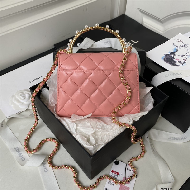 Chanel CLUTCH WITH CHAIN AP3513 Lambskin, Imitation Pearls, Enamel & Gold-Tone Metal Pink High