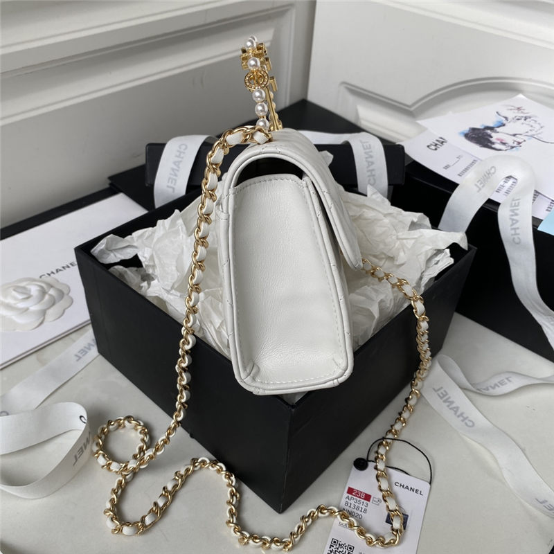 Chanel CLUTCH WITH CHAIN AP3513 Lambskin, Imitation Pearls, Strass & Gold-Tone Metal White High