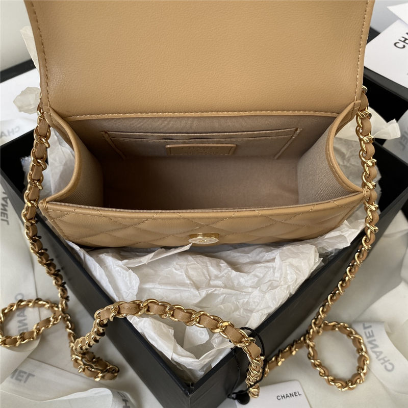 Chanel CLUTCH WITH CHAIN AP3513 Lambskin, Imitation Pearls, Strass & Gold-Tone Metal Beige High