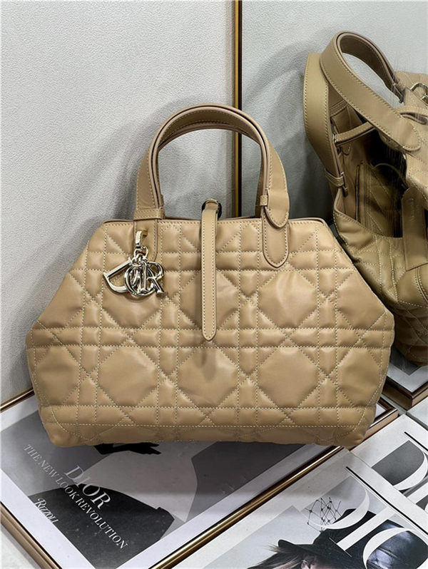 MEDIUM DIOR TOUJOURS BAG Macrocannage Calfskin Tan High