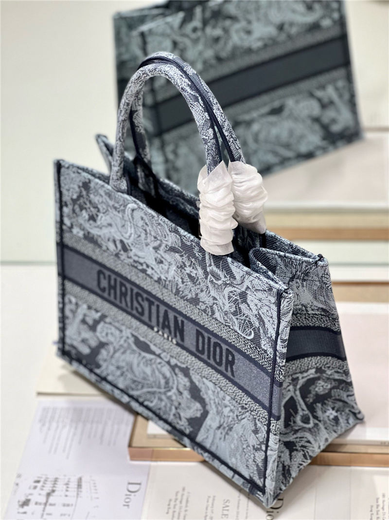 MEDIUM Dior BOOK TOTE Toile de Jouy Embroidery Denim Blue High