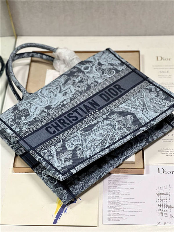 MEDIUM Dior BOOK TOTE Toile de Jouy Embroidery Denim Blue High