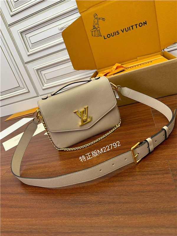 Louis Vuitton Oxford Lockme Grained calf leather M22792 Top