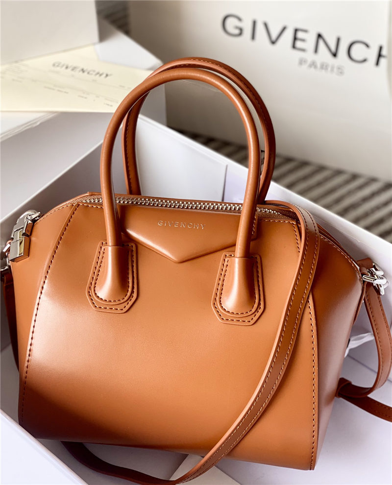 Givenchy MINI ANTIGONA BAGE IN SMOOTH BOX LEATHER Top