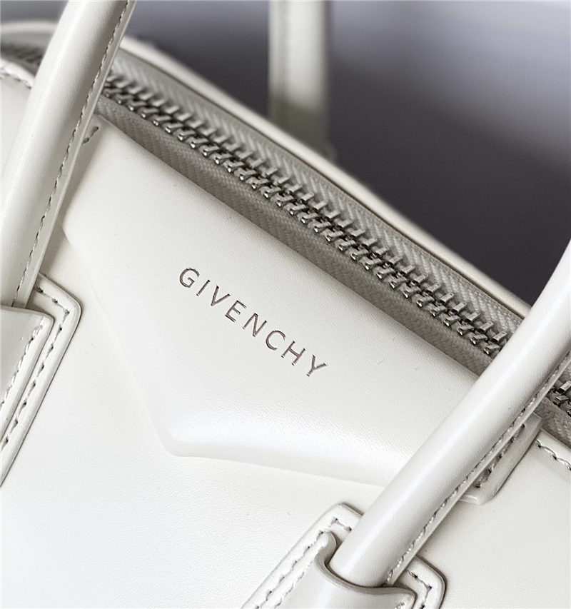 Givenchy MINI ANTIGONA BAGE IN SMOOTH BOX LEATHER Top