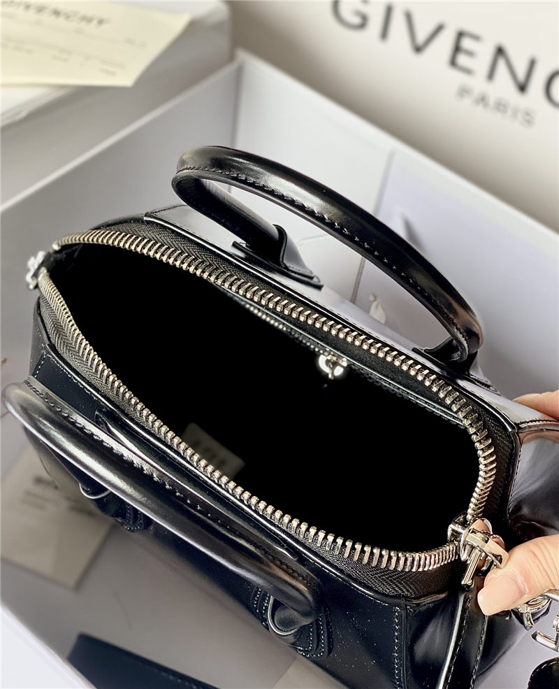 Givenchy MINI ANTIGONA BAGE IN SMOOTH BOX LEATHER Top