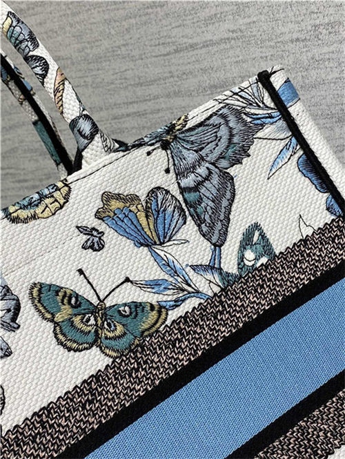 MEDIUM Dior BOOK TOTE Toile de Jouy Mexico Embroidery Blue High